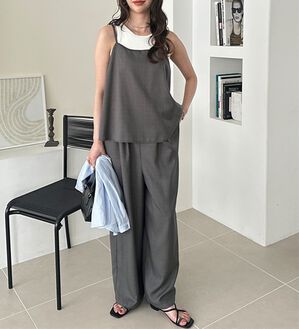 GeeRA（ジーラ）の「セットアップ風キャミソールサロペット（オールインワン）」｜ネイビーデニム調