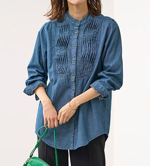 BELLUNA（ベルーナ）の「オーガニックコットンデニムタックブラウス（ブラウス）」｜詳細画像