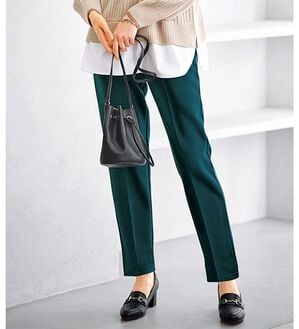 BELLUNA（ベルーナ）の「裏起毛ジョーゼット素材テーパードパンツ（テーパードパンツ）」｜モスグリーン
