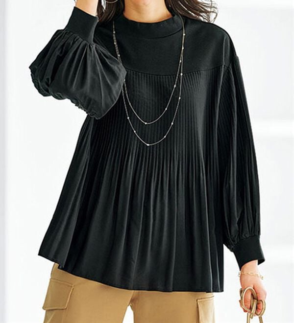 BELLUNA（ベルーナ）の「カットソー&times;プリーツ切替プルオーバー（カットソー）」｜黒