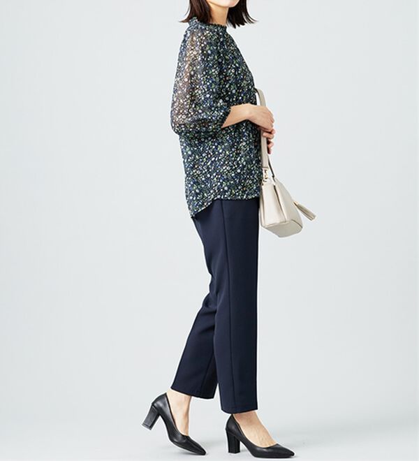 BELLUNA（ベルーナ）の「シフォン素材シャーリング使いブラウス（ブラウス）」｜詳細画像