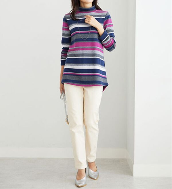 BELLUNA（ベルーナ）の「ふわふわ裏ファーハイネックプルオーバー（カットソー）」｜詳細画像