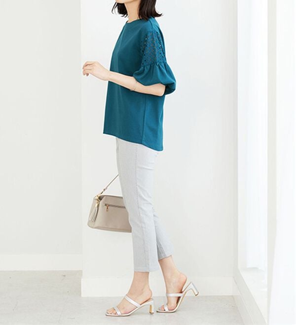 BELLUNA（ベルーナ）の「ボリューム袖レース切替プルオーバー（カットソー）」｜詳細画像