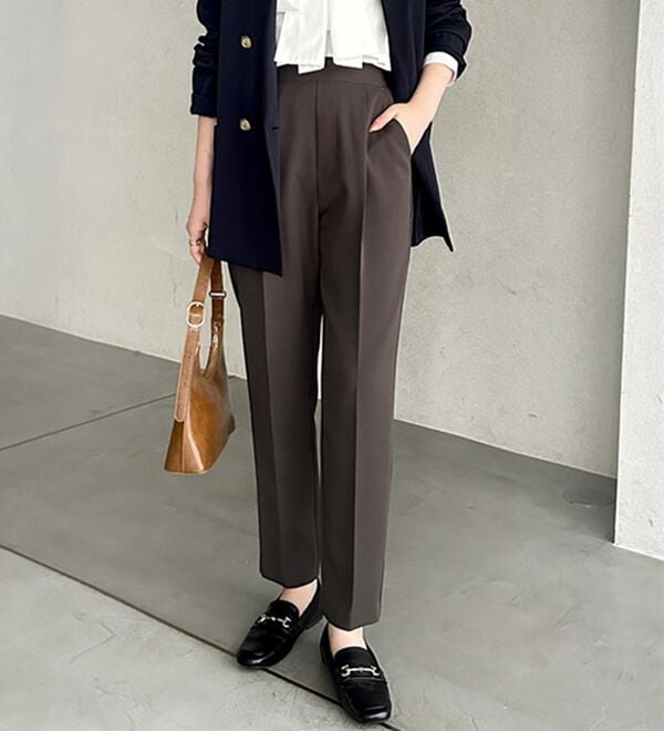 GeeRA（ジーラ）の「美脚きれい魅せ！テーパードパンツ（フルレングスパンツ）」｜チャコール