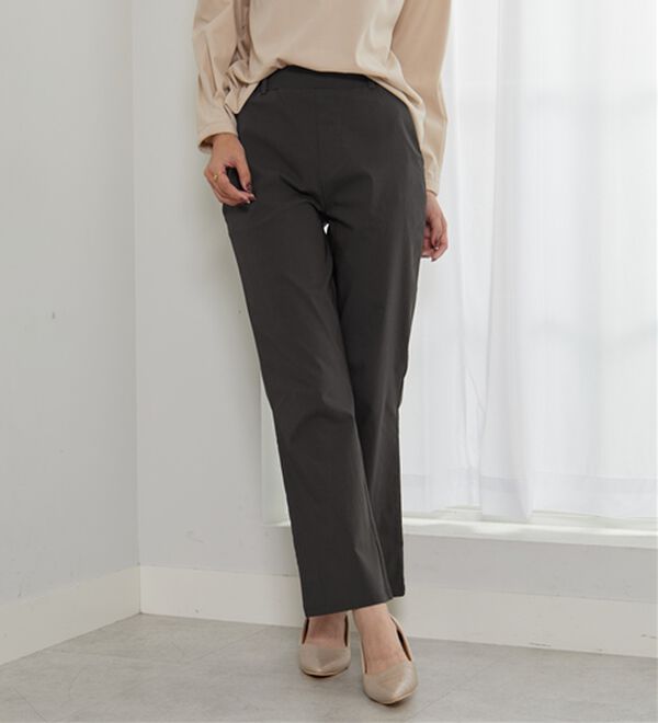 BELLUNA（ベルーナ）の「綿タッチハイパー美脚フレアーパンツ（フルレングスパンツ）」｜チャコール