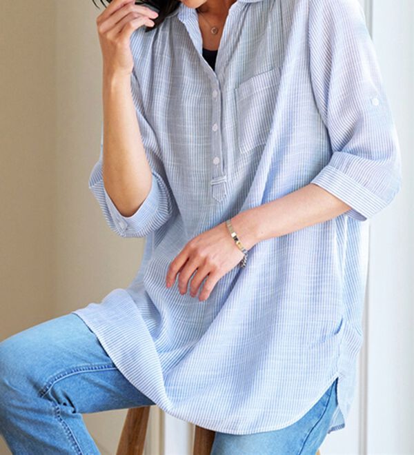 BELLUNA（ベルーナ）の「【シャツ+インナーのセット】スラブ素材ボタン使い裾タックシャツアンサンブル（アンサンブル）」｜詳細画像