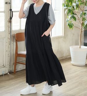 A HAPPY MARILYN（アハッピーマリリン）の「【Ｌ～６Ｌ】【風通るプレミアム】ウエストギャザーＶネックノースリーブワンピース（ロングワンピース）」｜ブラック