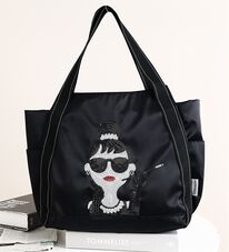 BELLUNA（ベルーナ）の「＜ハッピーフェイス＞スパンコール刺しゅうバッグ（トートバッグ）」