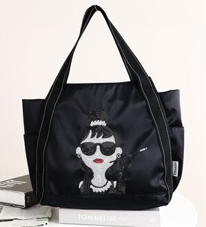 BELLUNA（ベルーナ）の「＜ハッピーフェイス＞スパンコール刺しゅうバッグ（トートバッグ）」｜詳細画像