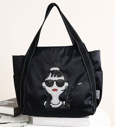 BELLUNA（ベルーナ）の「＜ハッピーフェイス＞スパンコール刺しゅうバッグ（トートバッグ）」