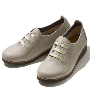 ルフラン（ルフラン）の「＜フィグリーノ＞ソフトレザーのサテンゴムシューズ（フラットシューズ）」｜グレージュ