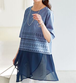 BELLUNA（ベルーナ）の「ひんやり！ふわっと揺れる異素材切替刺しゅうチュニック（チュニック）」｜ブルー系