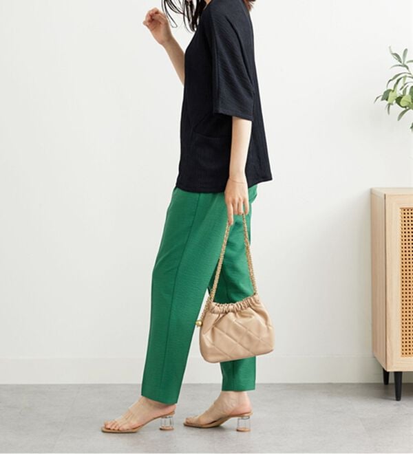 BELLUNA（ベルーナ）の「シャイニー楊柳ポケット使いプルオーバー（カットソー）」｜詳細画像