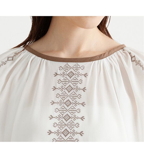 BELLUNA（ベルーナ）の「シフォン素材刺しゅうデザインブラウス（ブラウス）」｜詳細画像