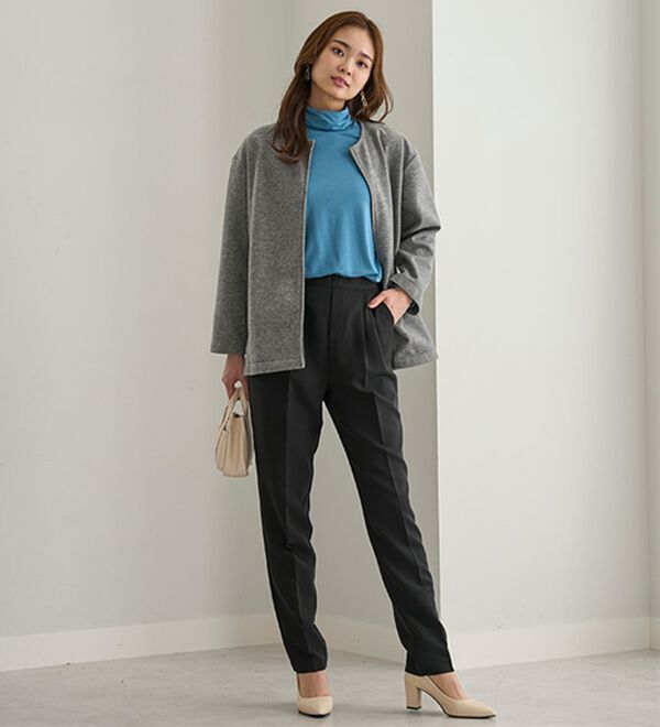 BELLUNA（ベルーナ）の「すっきり美脚タックテーパードパンツ（フルレングスパンツ）」｜詳細画像