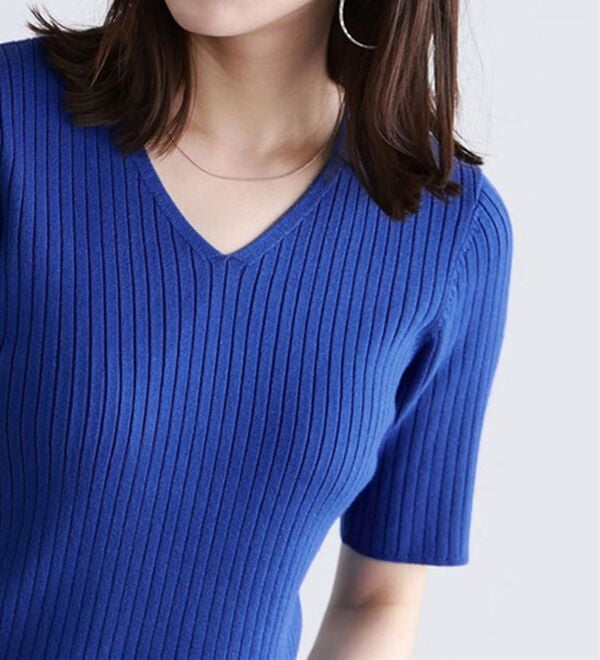 Pierrot（ピエロ）の「【洗濯機で洗える】ネックが選べるシルクタッチ半袖リブニット（ニット・セーター）」｜詳細画像