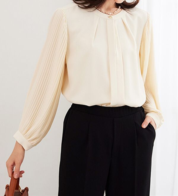 BELLUNA（ベルーナ）の「＜セレモニースタイル＞袖プリーツデザインブラウス（ブラウス）」｜詳細画像