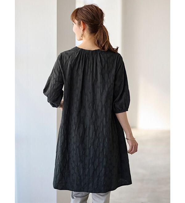 BELLUNA（ベルーナ）の「ナチュラルにお出かけ♪ドット柄チュニックワンピース（チュニックワンピース）」｜詳細画像