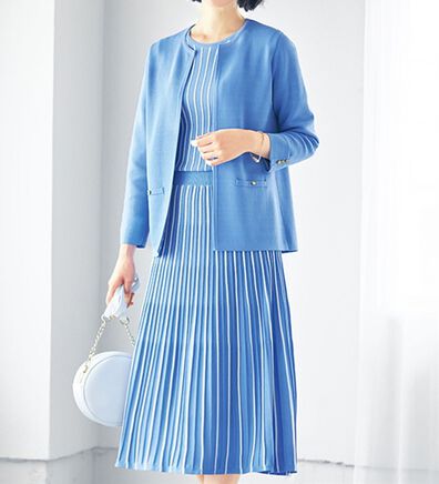 VINNO（ヴィノ）の「カーデ&times;プリーツニットワンピースセット（アンサンブル）」