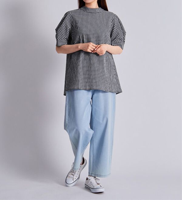 BELLUNA（ベルーナ）の「サッカー素材後ろボタンデザインブラウス（ブラウス）」｜詳細画像