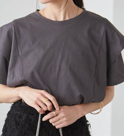 RANAN（ラナン）の「【ひんやり】華奢見えラッフルショルダーTシャツ（カットソー）」