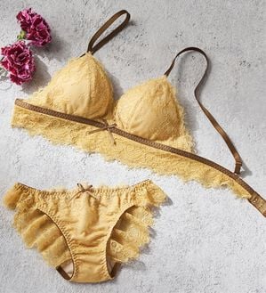 YU'NOW（ユナウ）の「アイラッシュレースのブラレット＆ショーツセット（ブラジャー＆ショーツセット）」｜マスタード