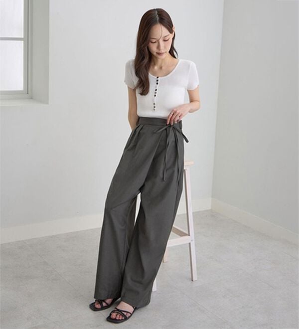 CHAN ME（チャンミ）の「ラップタックオーバーワイドスラックス（ワイドパンツ・ガウチョ）」｜詳細画像