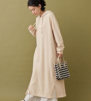 Viola e Viola（ヴィオラ エ ヴィオラ）の「【蓄熱保温】裏ファーマキシ丈ゆるパーカーワンピース（その他ワンピース）」｜エクリュ