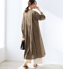 BELLUNA（ベルーナ）の「綿１００％バックプリーツワンピース（シャツ）」