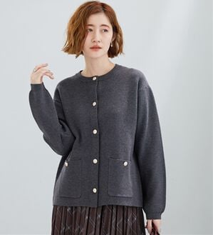 BELLUNA（ベルーナ）の「金ボタン使いニットカーディガン（ニットカーディガン）」｜杢チャコール