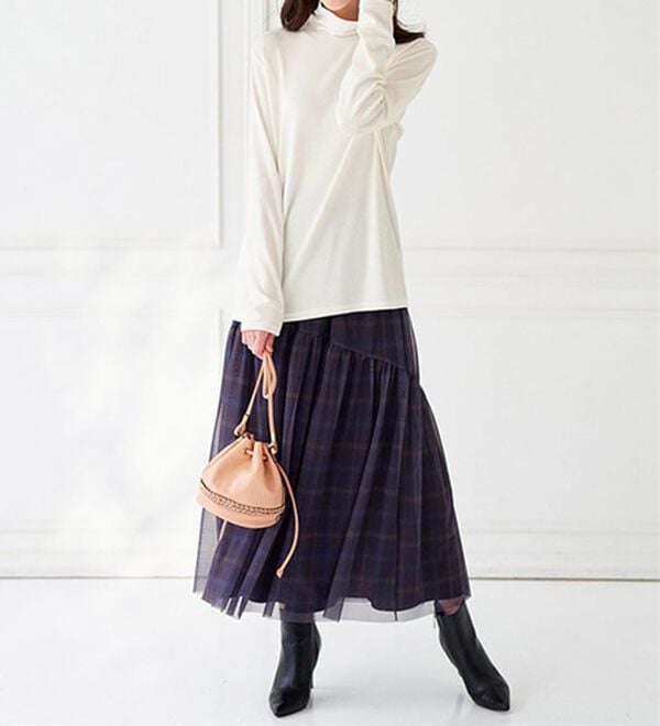 BELLUNA（ベルーナ）の「うっとりなめらか素材ハイネックプルオーバー（カットソー）」｜詳細画像