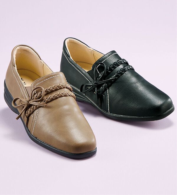 BELLUNA（ベルーナ）の「４Ｅ編み込みベルトシューズ（スリッポン）」｜詳細画像