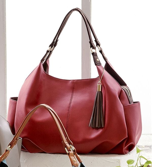 BELLUNA（ベルーナ）の「Ａ４対応１０ポケット大収納トート（トートバッグ）」｜レッド