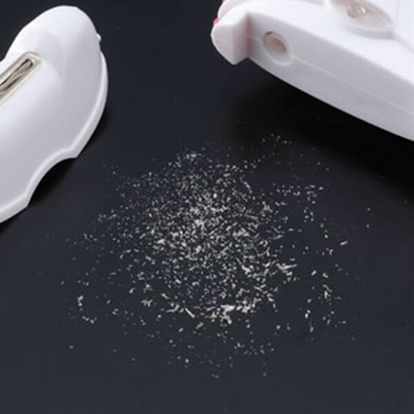 「拡大鏡付ＬＥＤライト付電動爪削り（その他美容・健康機器）」｜詳細画像