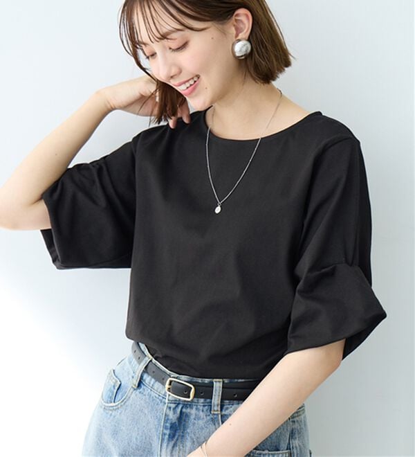 Viola e Viola（ヴィオラ エ ヴィオラ）の「ちゃっかり細見え！デザイン袖トップス（カットソー）」｜ブラック