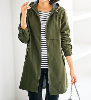 BELLUNA（ベルーナ）の「はっ水加工ボンディング素材ロング丈パーカー（ロングコート）」｜カーキ