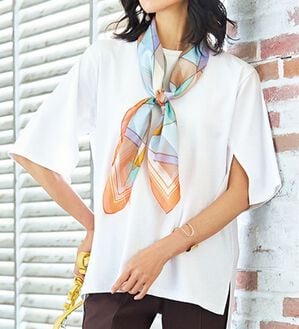 VINNO（ヴィノ）の「袖スリットデザイン超長綿ゆるＴシャツ（カットソー）」｜オフホワイト