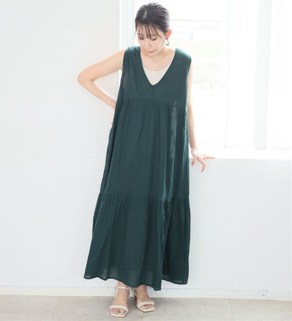 A HAPPY MARILYN（アハッピーマリリン）の「【Ｌ～６Ｌ】【風通るプレミアム】ウエストギャザーＶネックノースリーブワンピース（ロングワンピース）」｜詳細画像