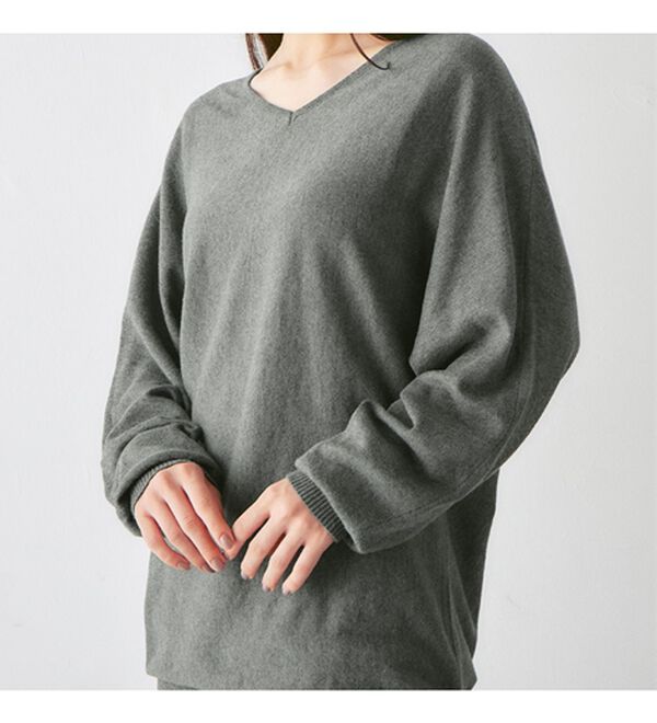Viola e Viola（ヴィオラ エ ヴィオラ）の「【静電気防止】綿１００％Ｖネックドルマンセーター＜Ｍ～４Ｌ＞（ニット・セーター）」｜詳細画像