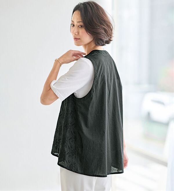 BELLUNA（ベルーナ）の「インド綿大人の花柄フレアーベスト（ベスト）」｜詳細画像