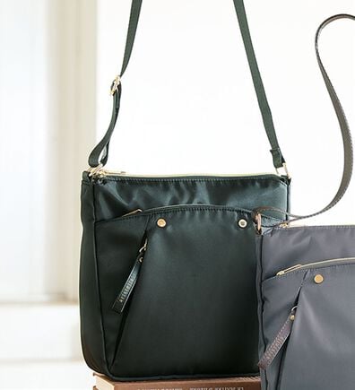 BELLUNA（ベルーナ）の「大人の上品見え縦型ショルダー（ショルダーバッグ）」