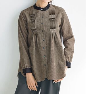 BELLUNA（ベルーナ）の「クラシカルチェック柄ピンタックブラウス（ブラウス）」｜モノトーン系