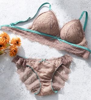 YU'NOW（ユナウ）の「アイラッシュレースブラレット＆ショーツセット（ブラジャー＆ショーツセット）」｜ターコイズ