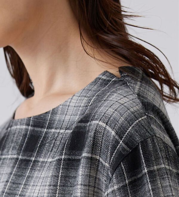 BELLUNA（ベルーナ）の「ゆったりギャザーポケット付ワンピース（その他ワンピース）」｜詳細画像