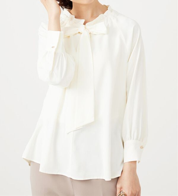 BELLUNA（ベルーナ）の「着脱楽々！フリル衿ボウタイブラウス（ブラウス）」｜オフ白