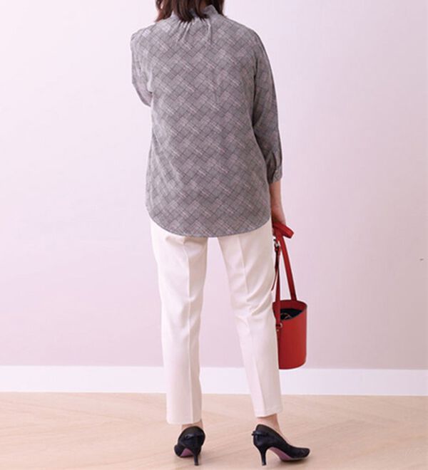 BELLUNA（ベルーナ）の「ボウタイデザインプリントブラウス（ブラウス）」｜詳細画像