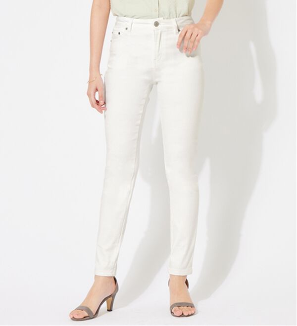 alotta（アロッタ）の「美脚ストレッチスキニーデニムパンツ（フルレングスパンツ）」｜ホワイト