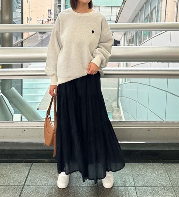 GeeRA（ジーラ）の「ロゴ＆ハート刺しゅう裏起毛スウェット（トレーナー・スウェット）」｜詳細画像