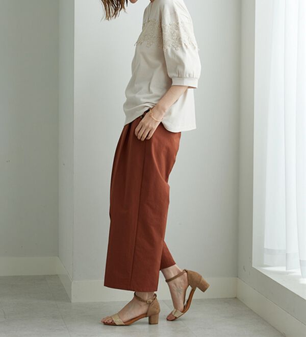 BELLUNA（ベルーナ）の「ケミカルレース使い華やかプルオーバー（カットソー）」｜詳細画像