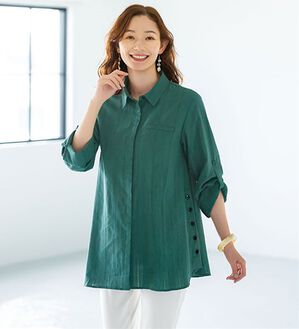 BELLUNA（ベルーナ）の「スラっと細見え綿ドビーボタンデザインシャツチュニック（チュニック）」｜グリーン